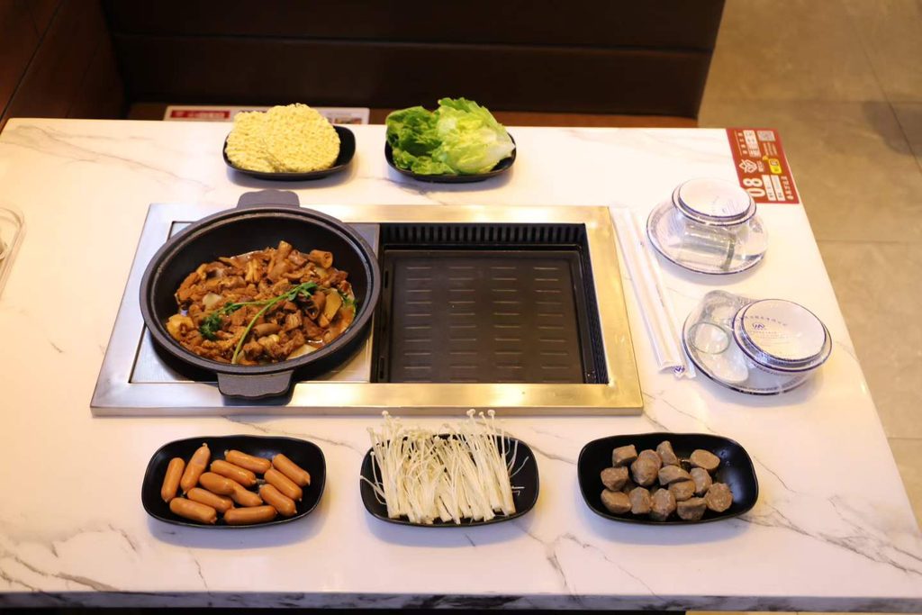 Customized induction and ceramic cookers for commercial hot pot tables